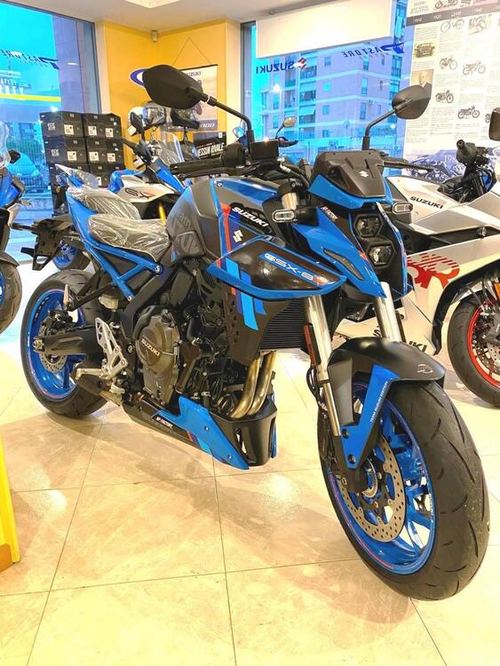 Suzuki GSX-8S Team Suzuki Edition (2024) (2)