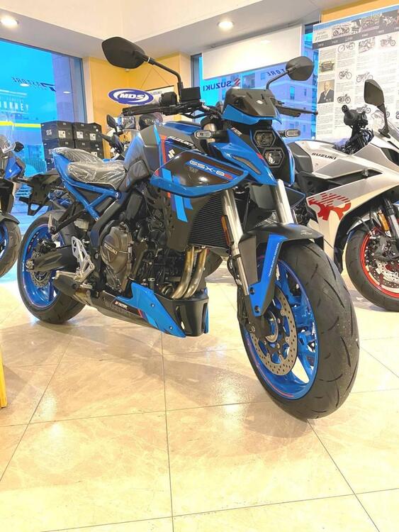 Suzuki GSX-8S Team Suzuki Edition (2024) (5)