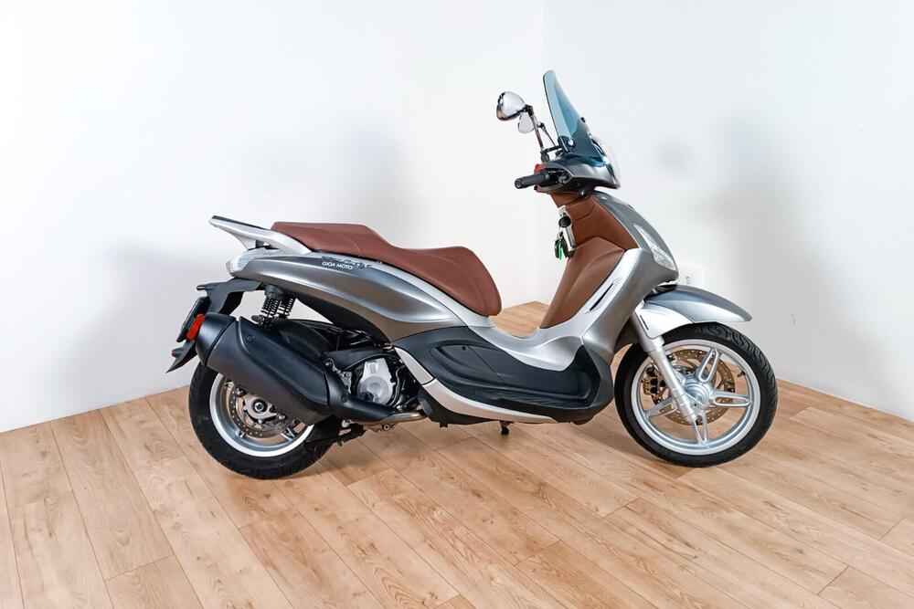 Piaggio Beverly 350 SportTouring ie ABS (2011 - 17)