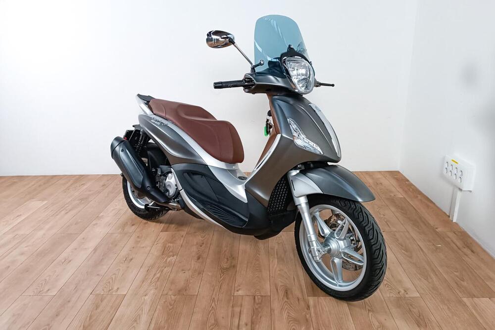 Piaggio Beverly 350 SportTouring ie ABS (2011 - 17) (2)