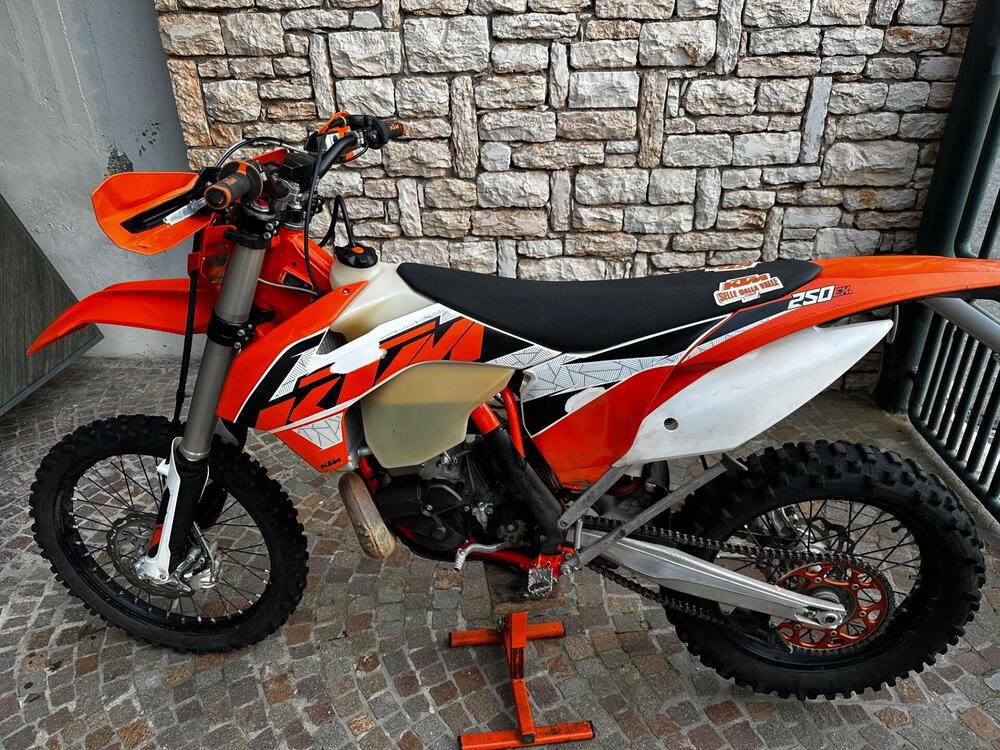 KTM EXC 250 E (2016) (4)