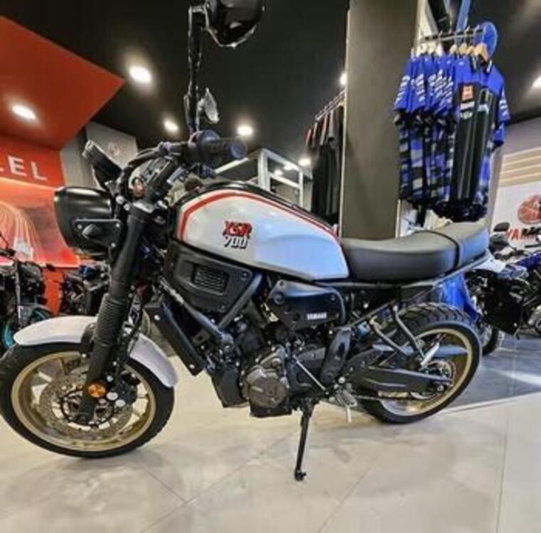 Yamaha XSR 700 XTribute (2021)