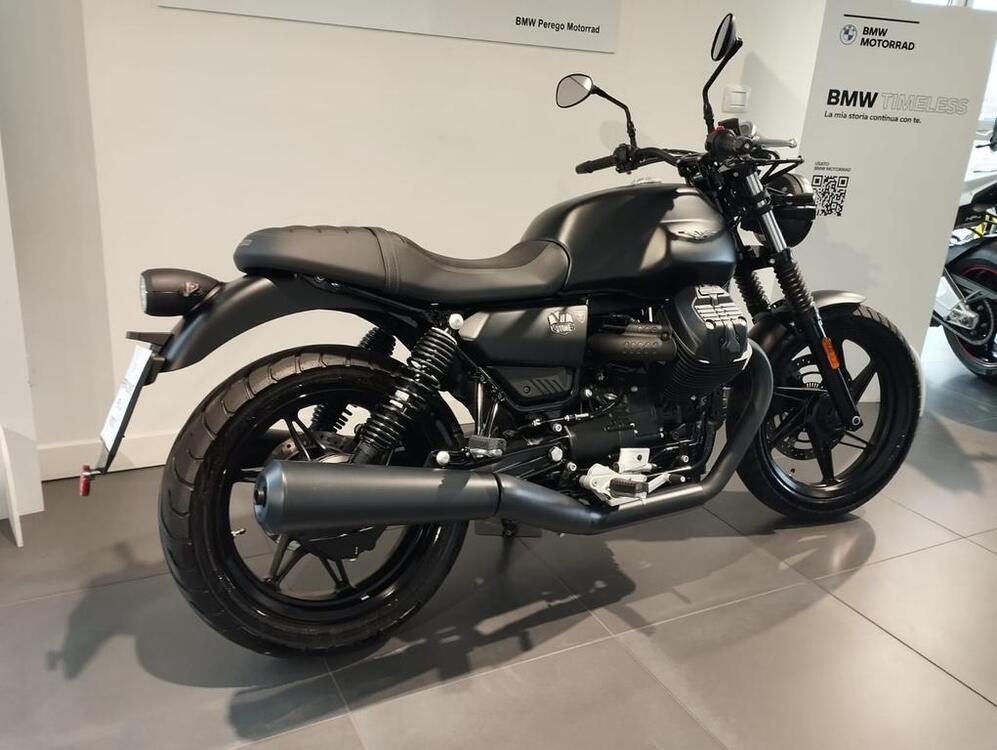 Moto Guzzi V7 Stone (2021 - 24) (3)