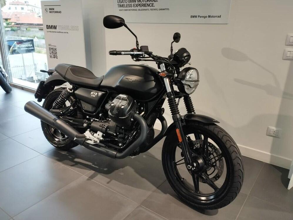 Moto Guzzi V7 Stone (2021 - 24) (2)