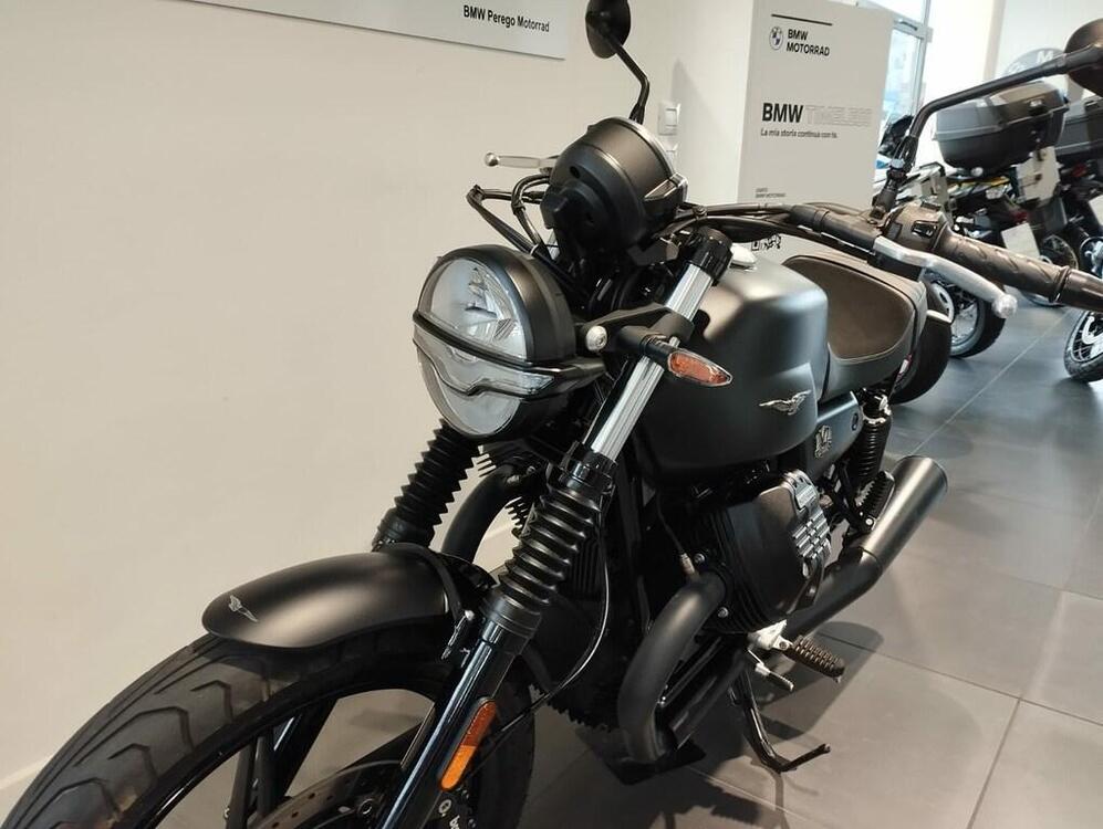 Moto Guzzi V7 Stone (2021 - 24) (4)