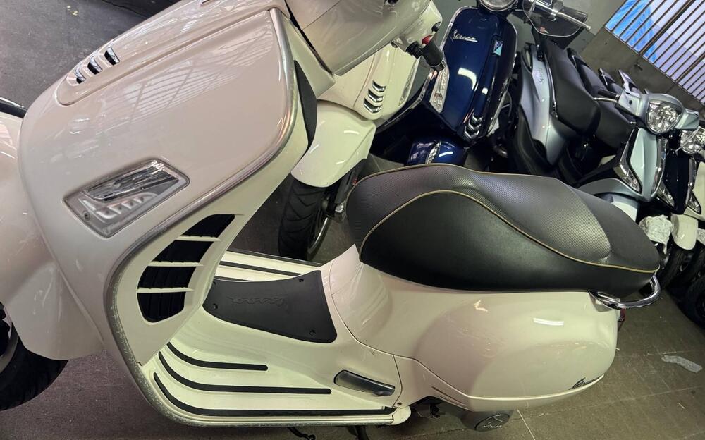 Vespa GTS 300 Hpe (2019) (3)