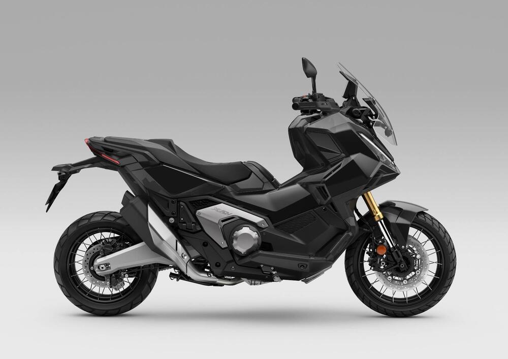 Honda X-ADV 750 Travel (2025) (4)