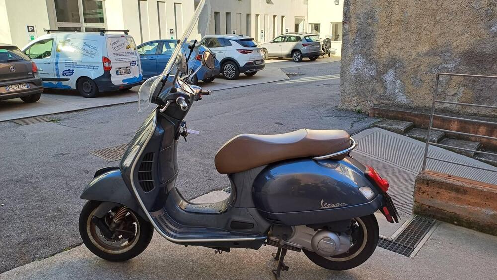 Vespa GTS 300 (2017 - 18) (2)