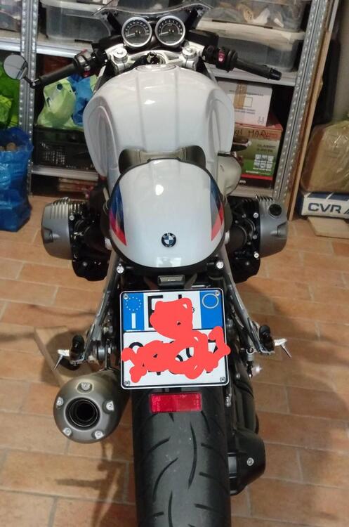 Portatarga rizoma BMW r ninet completo di frecce p (2)