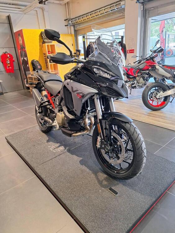 Ducati Multistrada V4 S (2025) (5)