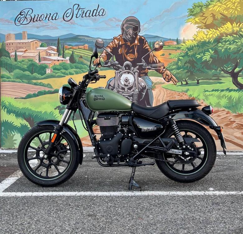 Royal Enfield Meteor 350 Fireball (2021 - 24)