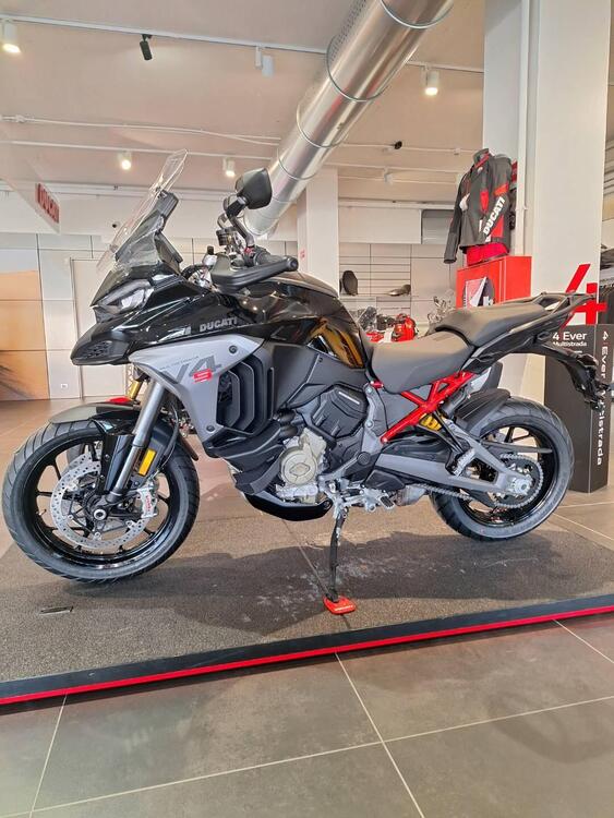 Ducati Multistrada V4 S (2025) (2)