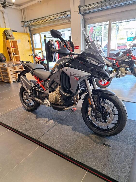 Ducati Multistrada V4 S (2025) (4)