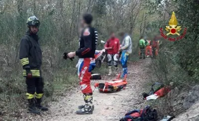L'addio a Fabio Elmi: dei caprioli gli tagliano la strada, cade dalla moto e muore 