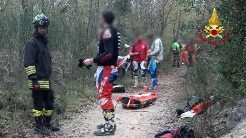 L'addio a Fabio Elmi: dei caprioli gli tagliano la strada, cade dalla moto e muore 