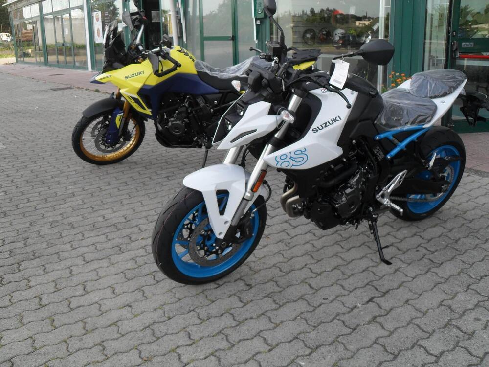 Suzuki GSX-8S (2023 - 24)