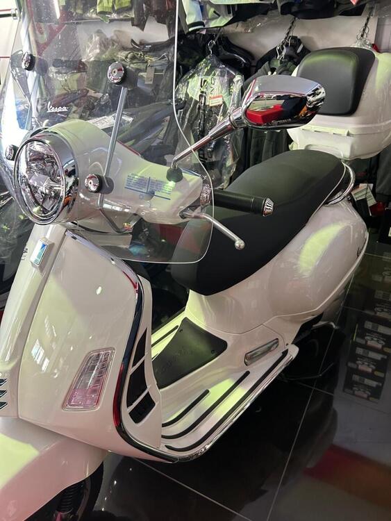 Vespa GTS 300 Super (2023 - 24) (3)