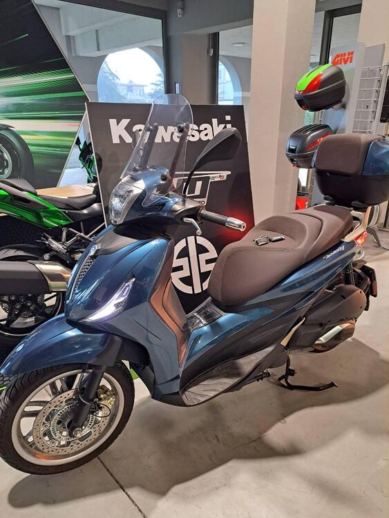 Piaggio Beverly 300 Hpe (2021)