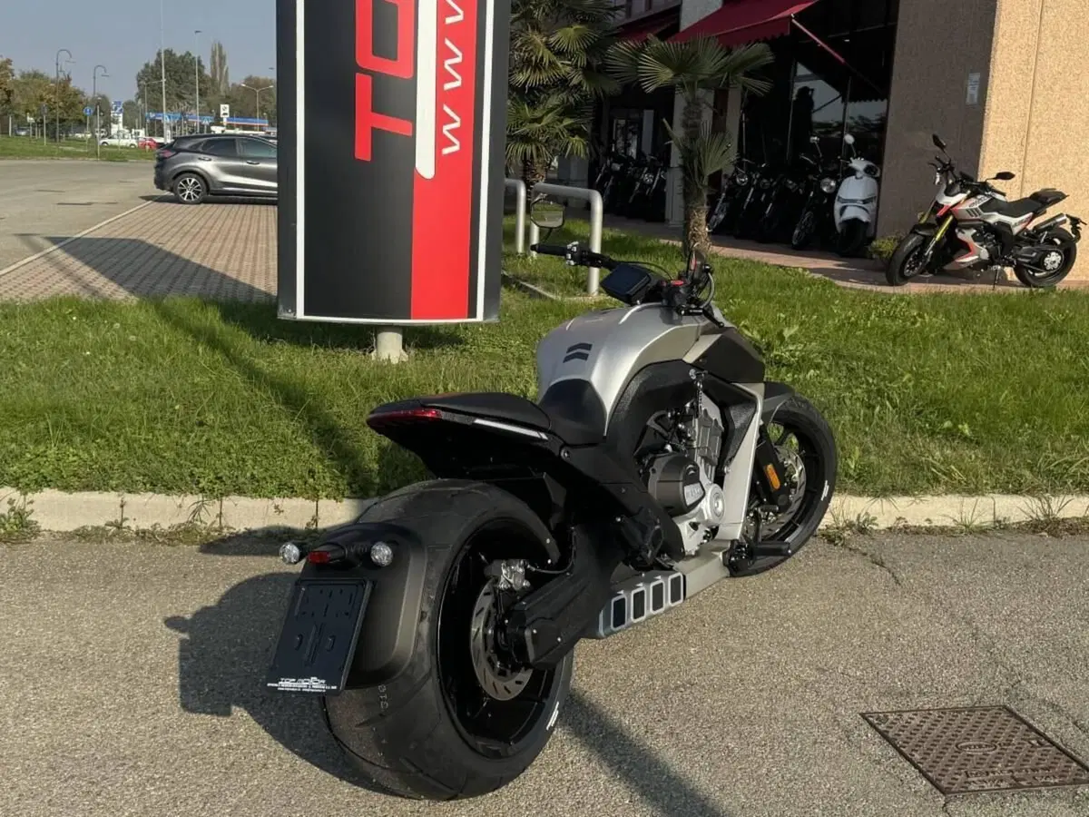 Benda Motorcycles LFC 700 (2024 - 26) (10)