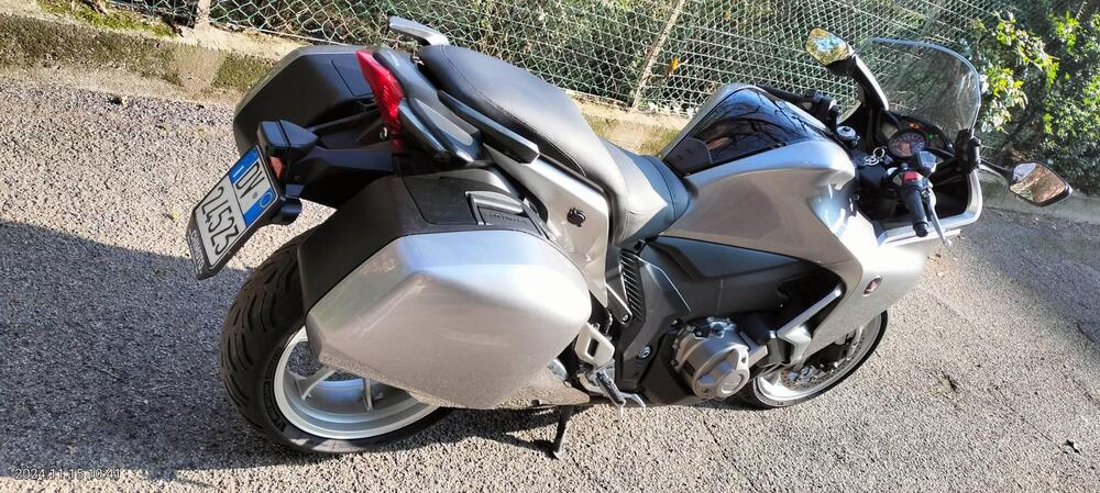 Honda VFR 1200 F DCT ABS (2010 - 16) (4)