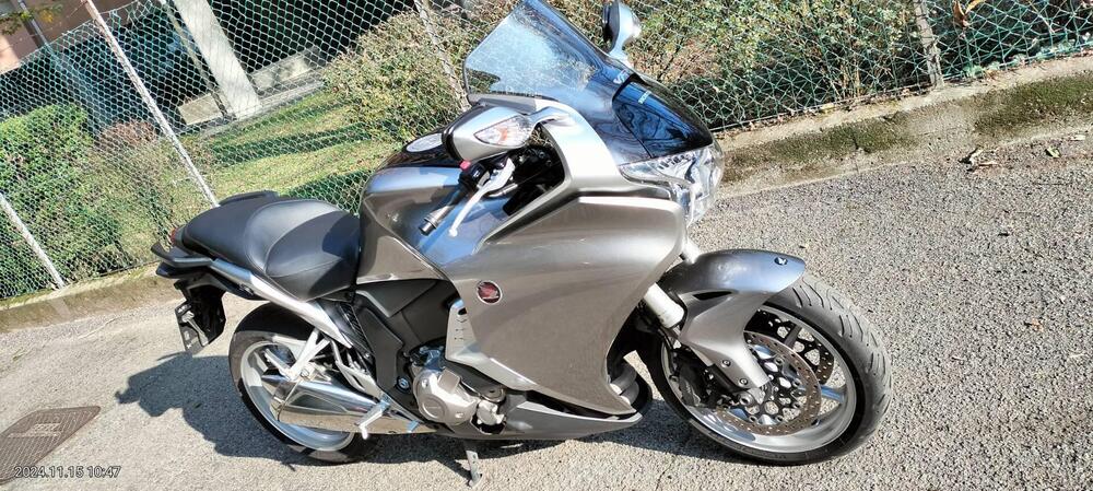 Honda VFR 1200 F DCT ABS (2010 - 16) (4)