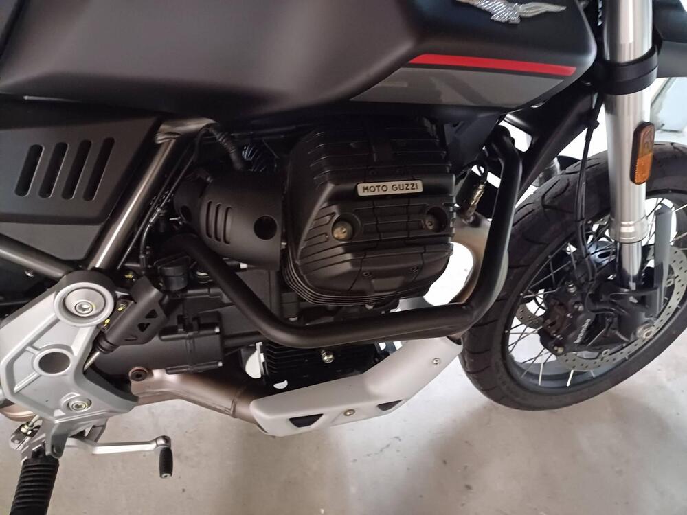 Moto Guzzi V85 TT (2021 - 23) (4)