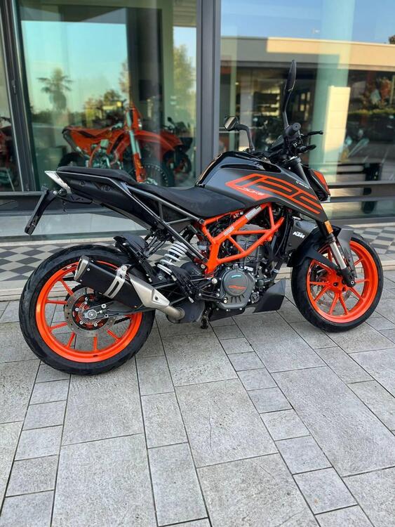 KTM 125 Duke (2021 - 23) (2)