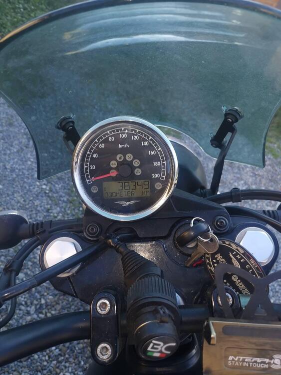 Moto Guzzi V7 III Stone (2017 - 20) (4)