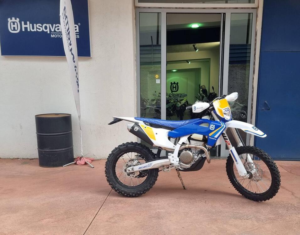 Husqvarna FE 350 Heritage (2025) (2)