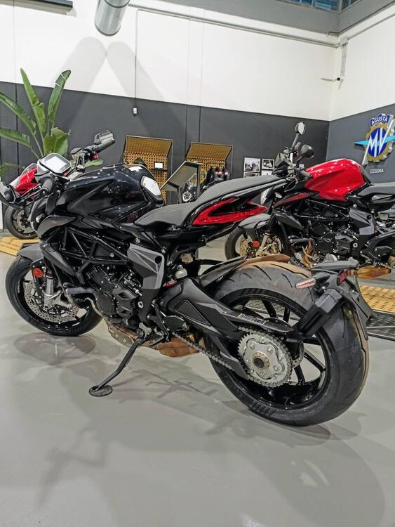 MV Agusta Dragster 800 R (2023 - 24) (2)