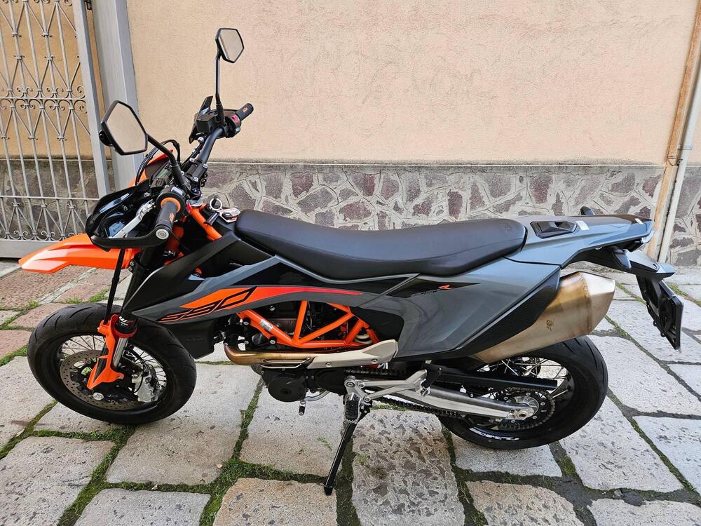 KTM 690 SMC R (2021-22) (2)