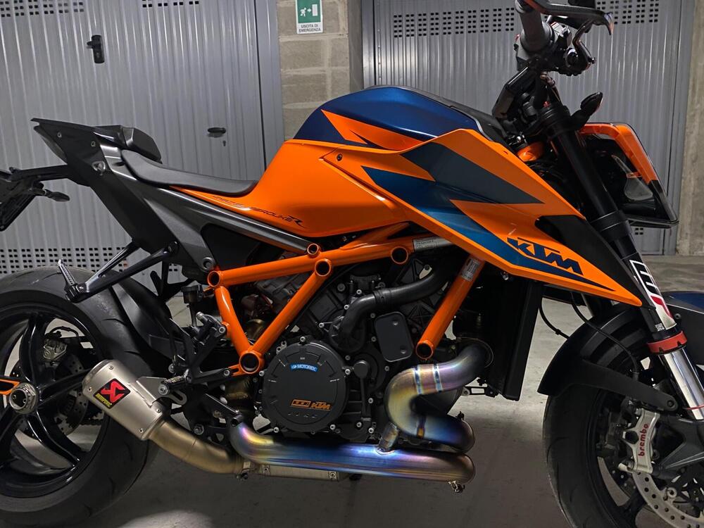 KTM 1290 Super Duke R (2021) (2)