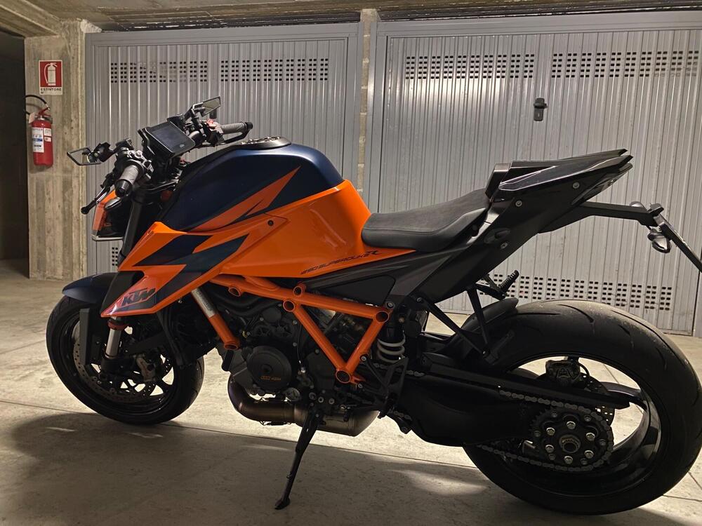 KTM 1290 Super Duke R (2021) (3)