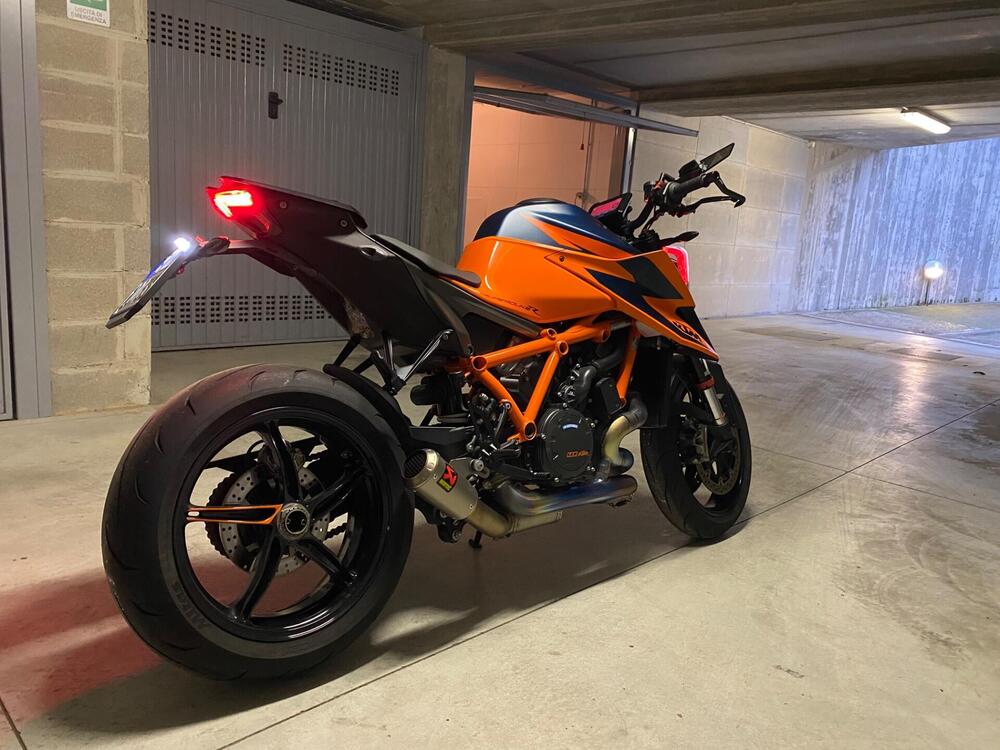 KTM 1290 Super Duke R (2021) (5)