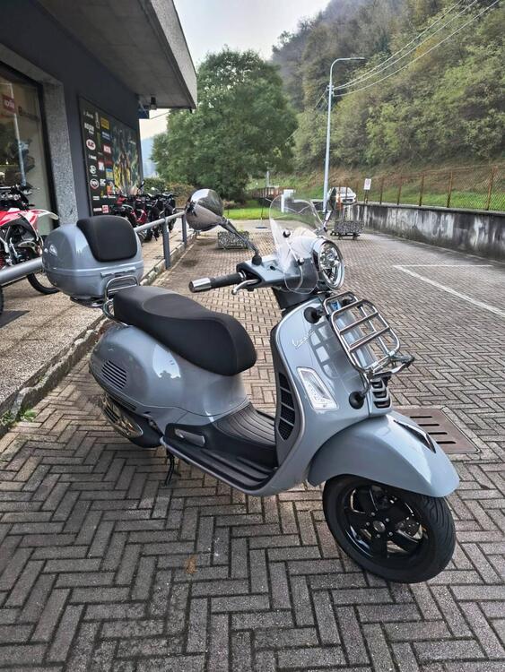 Vespa GTS 300 Hpe Super Tech (2019) (2)