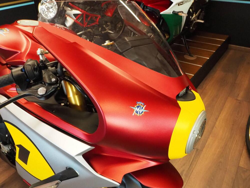 MV Agusta Superveloce 800 Ago (2021 - 23) (2)