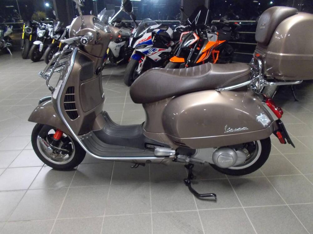 Vespa GTS 300 Touring ABS (2017 - 19) (5)