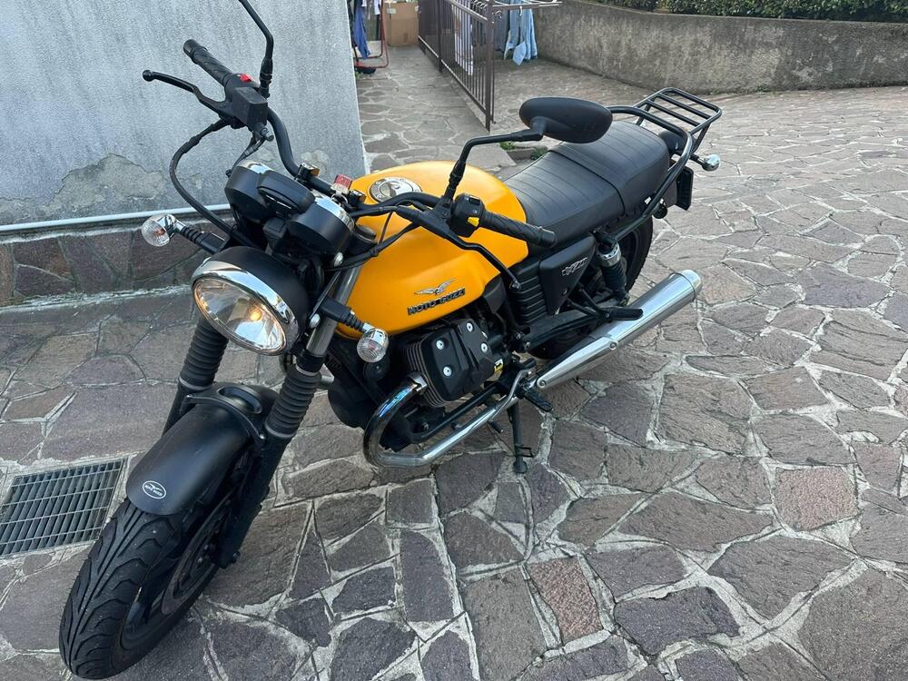 Moto Guzzi V7 II Stone (2015 - 17)