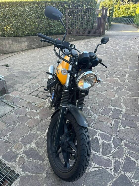 Moto Guzzi V7 II Stone (2015 - 17) (3)