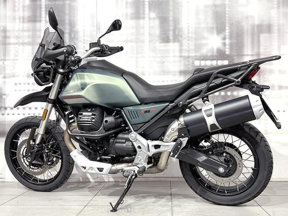 Moto Guzzi V85 TT (2021 - 23) (2)