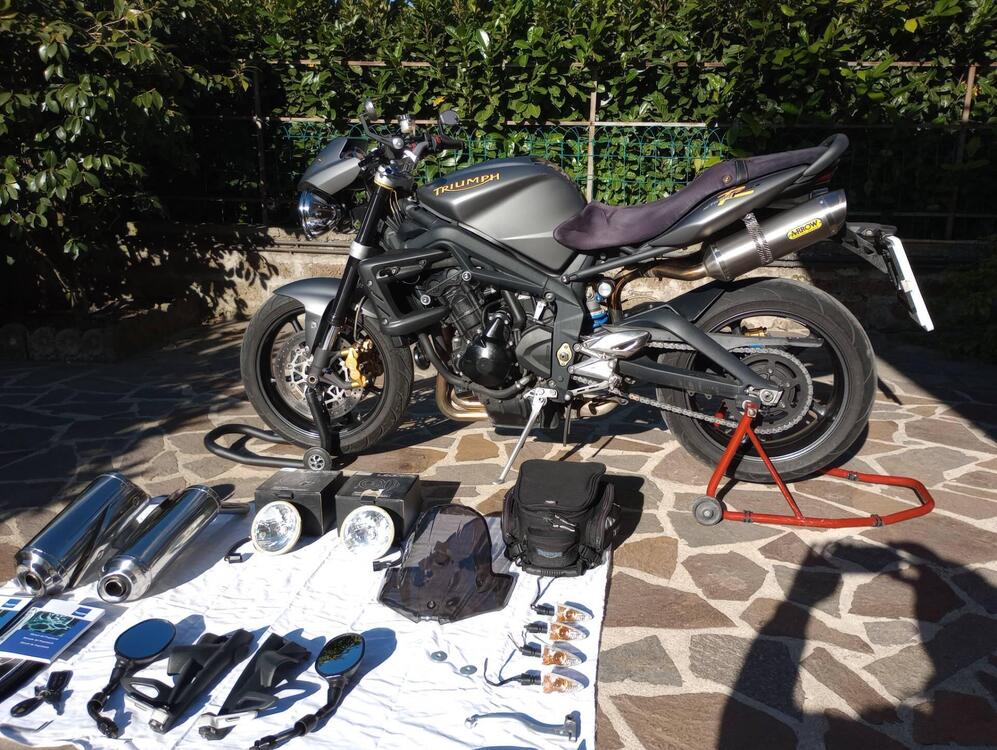 Triumph Street Triple R (2009 - 12) (2)