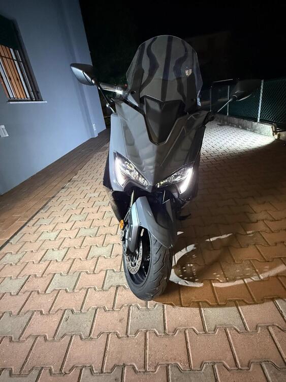 Yamaha T-Max 560 Tech Max (2021)