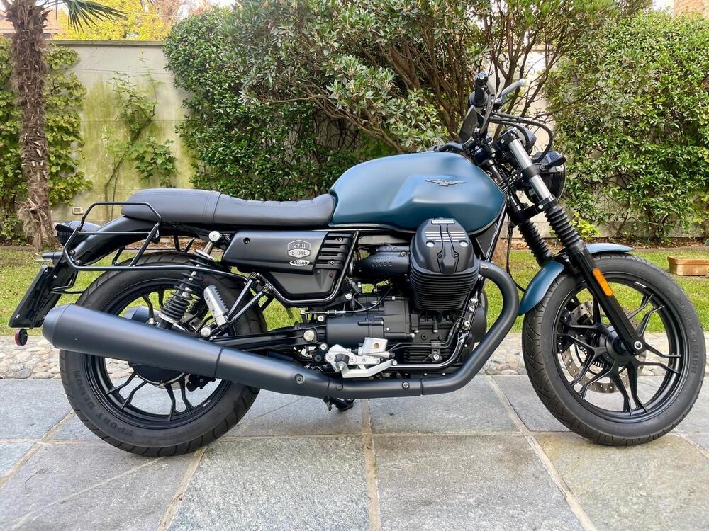 Moto Guzzi V7 III Stone Night Pack (2019 - 20) (3)