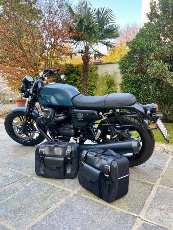 Moto Guzzi V7 III Stone Night Pack (2019 - 20) (5)