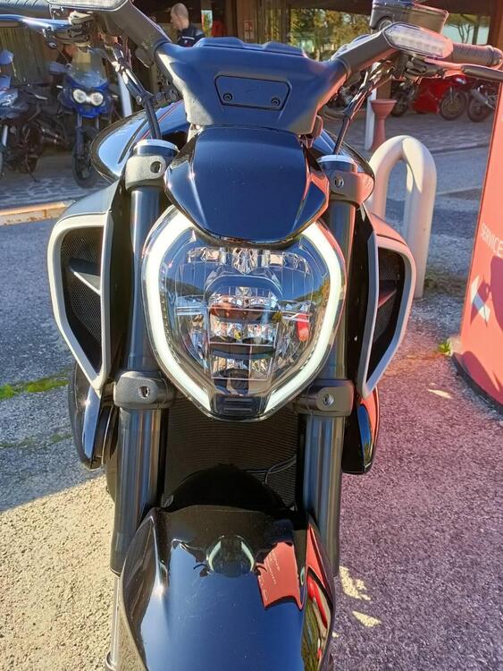 Ducati Diavel V4 (2023 - 24) (2)