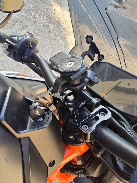 KTM 890 Duke R (2020) (5)