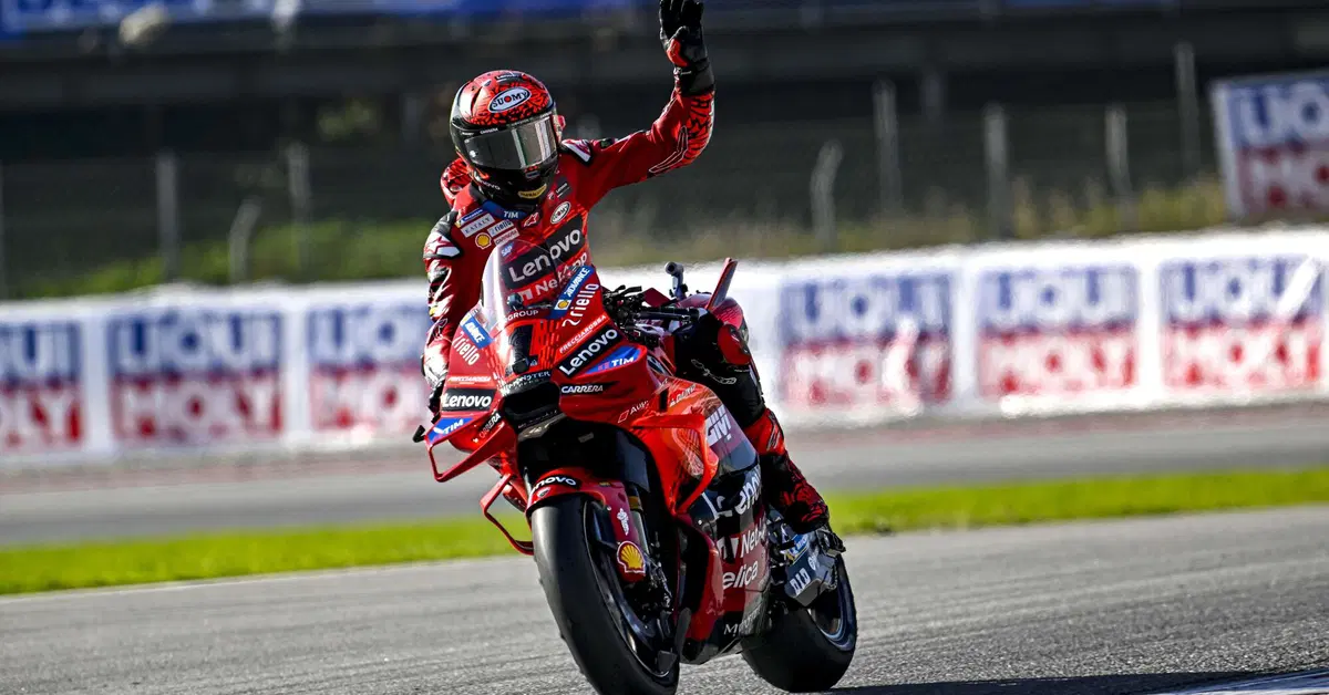 MotoGP 2024. GP di Barcellona 2. Pecco Bagnaia vince la Sprint! Enea Bastianini sorpassa Jorge Martin all'ultimo giro! Tutto ancora aperto [RISULTATI]