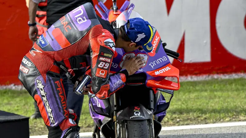 MotoGP 2024. GP della Barcellona 2. Jorge Martin: "La lotta con Enea Bastianini mi ha aiutato. Domani voglio guidare normalmente"