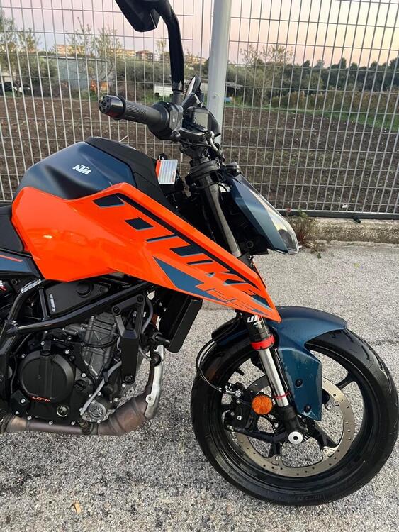 KTM 125 Duke (2024) (2)