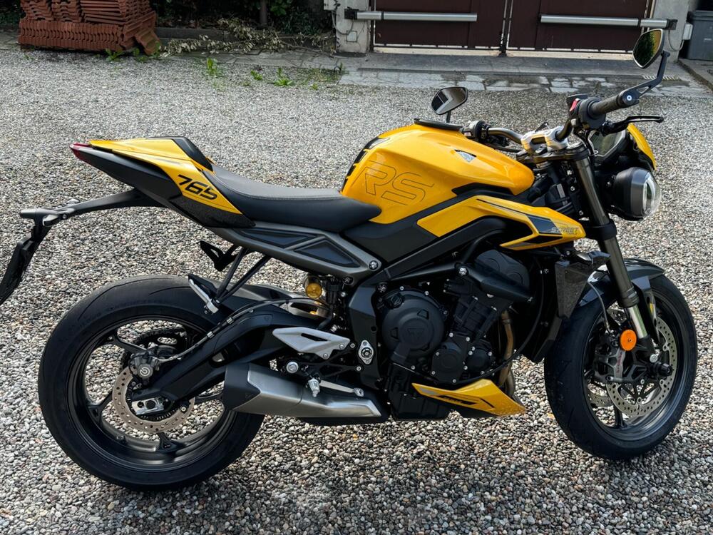 Triumph Street Triple 765 RS (2023 - 24) (2)